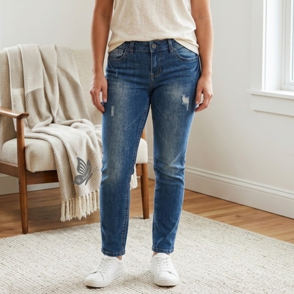 NWT Maduzi Jeans Women 11 Straight Leg Distressed Medium Wash Button Zip Closure